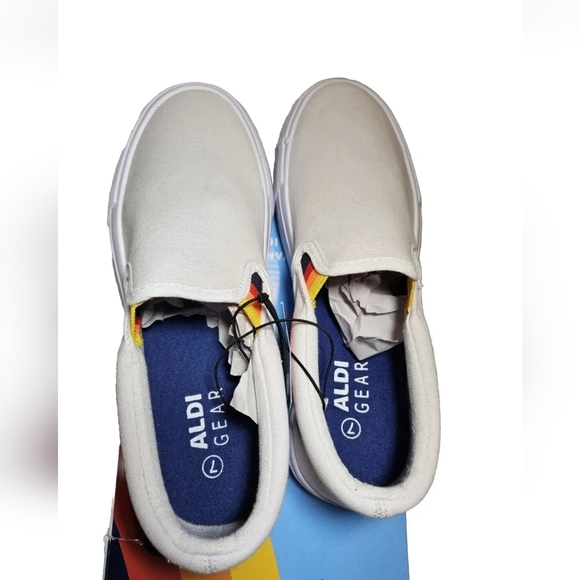 Aldi Gear Slip On Canvas Shoe Flats Sneaker WHITE Size 7 Aldi Logo Womens - Picture 9 of 11